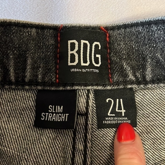 URBAN OUTFITTERS Black Jeans BDG 23 SLIM STRAIGHT High Waisted Holy Distressed - Picture 15 of 15